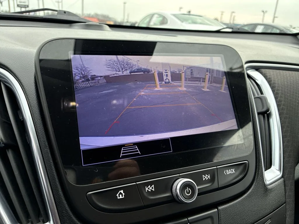 Used 2021 Silver Chevrolet LT image 16