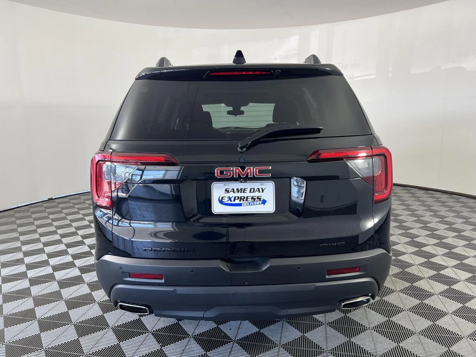 Used 2021 EBONY TWILIGHT METALLIC GMC SLE image 29