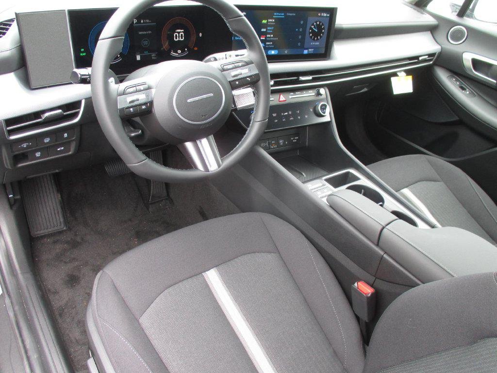 2025 Hyundai Sonata Hybrid SEL - Photo 8