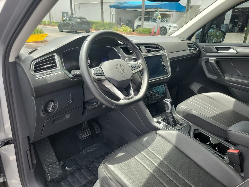Certified Used 2024  Volkswagen 2.0T SE image 13
