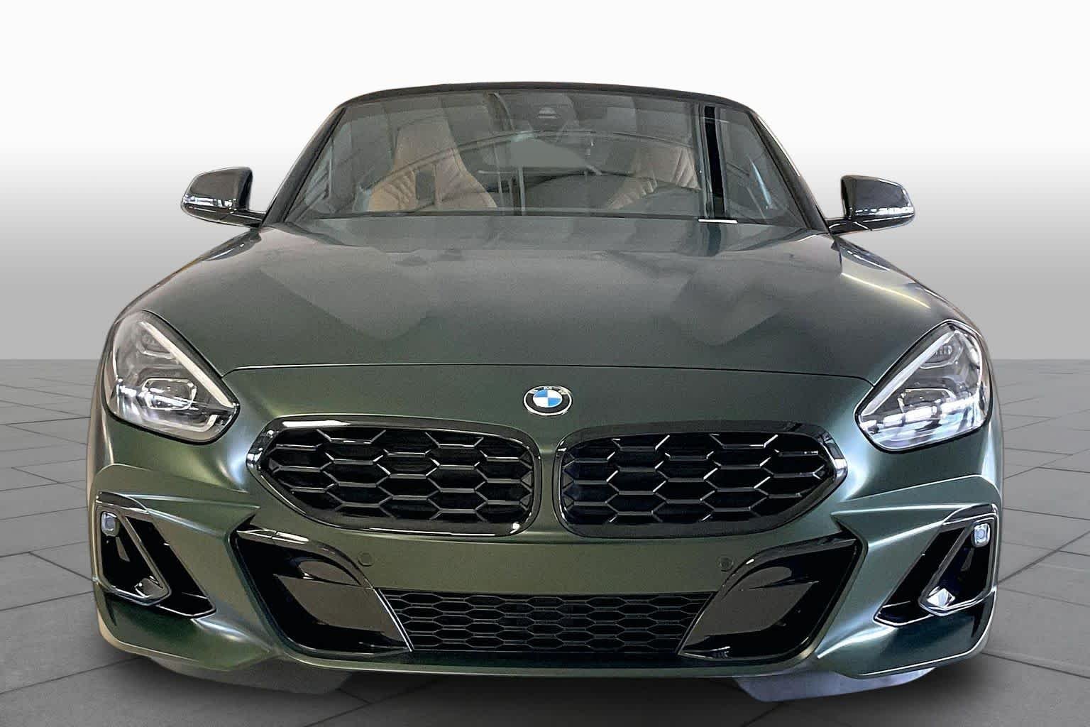 New 2026 Frozen Deep Green Metallic BMW M40i image 3