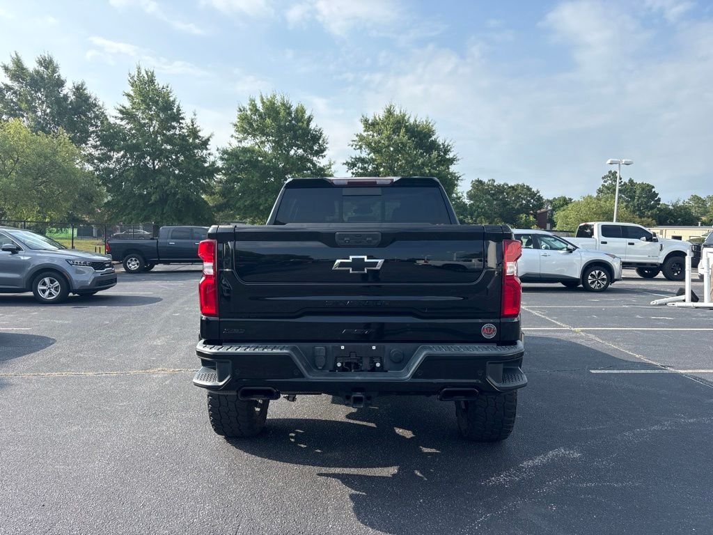 Used 2022 Black Chevrolet RST image 4