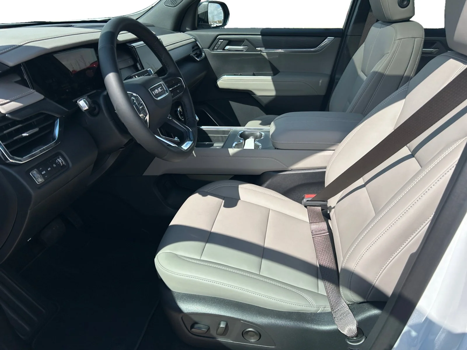 New 2026 Summit White GMC Elevation AWD image 14