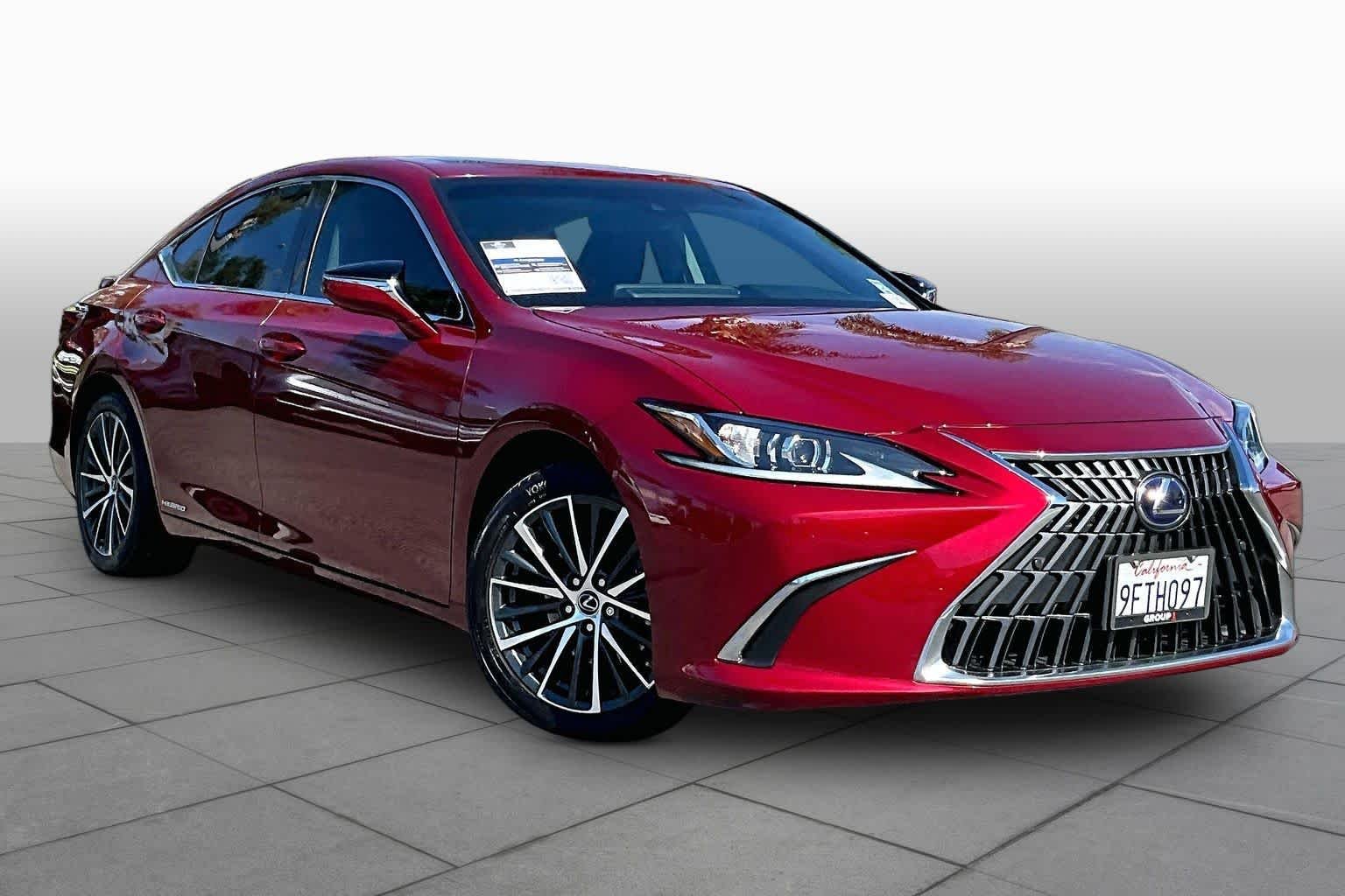 Used 2022 Matador Red Mica Lexus  image 2