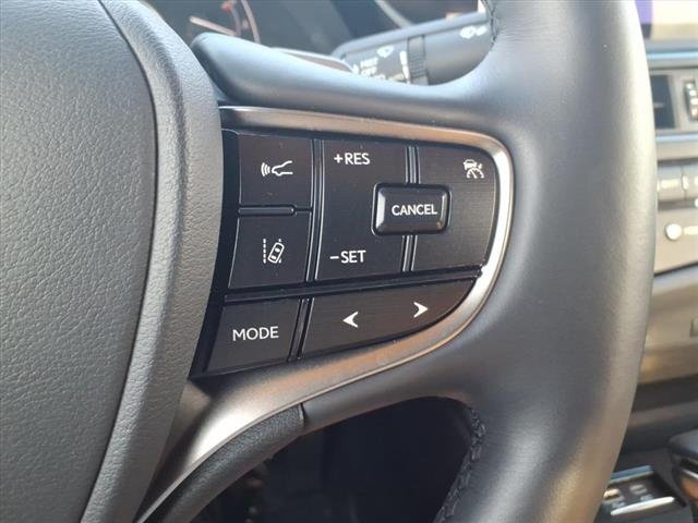 2025 Lexus ES 350 - Photo 22