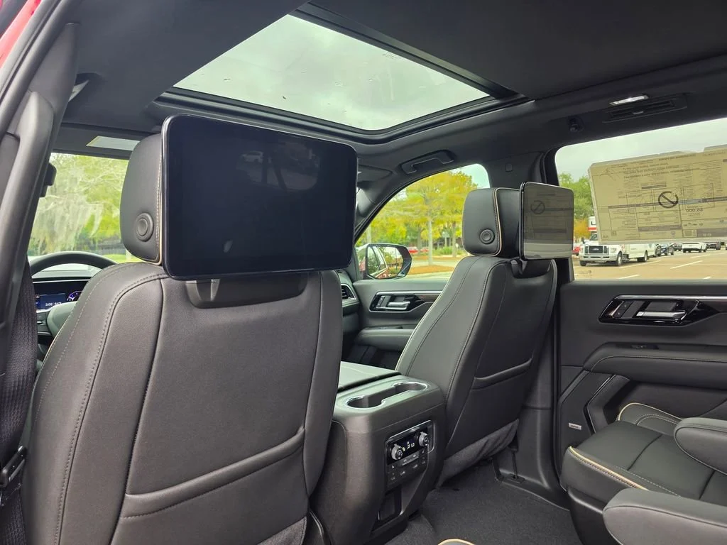 2025 Chevrolet Suburban Premier - Photo 23