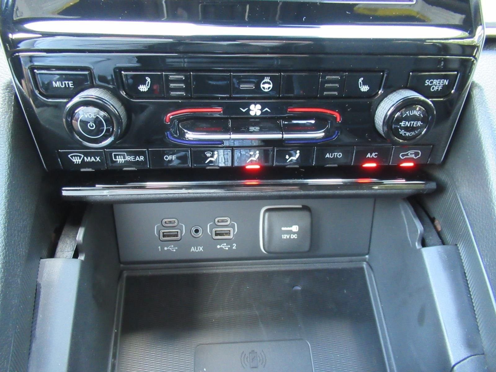 New 2026 Silver Zynith Exterior Paint Jeep Laredo X image 30