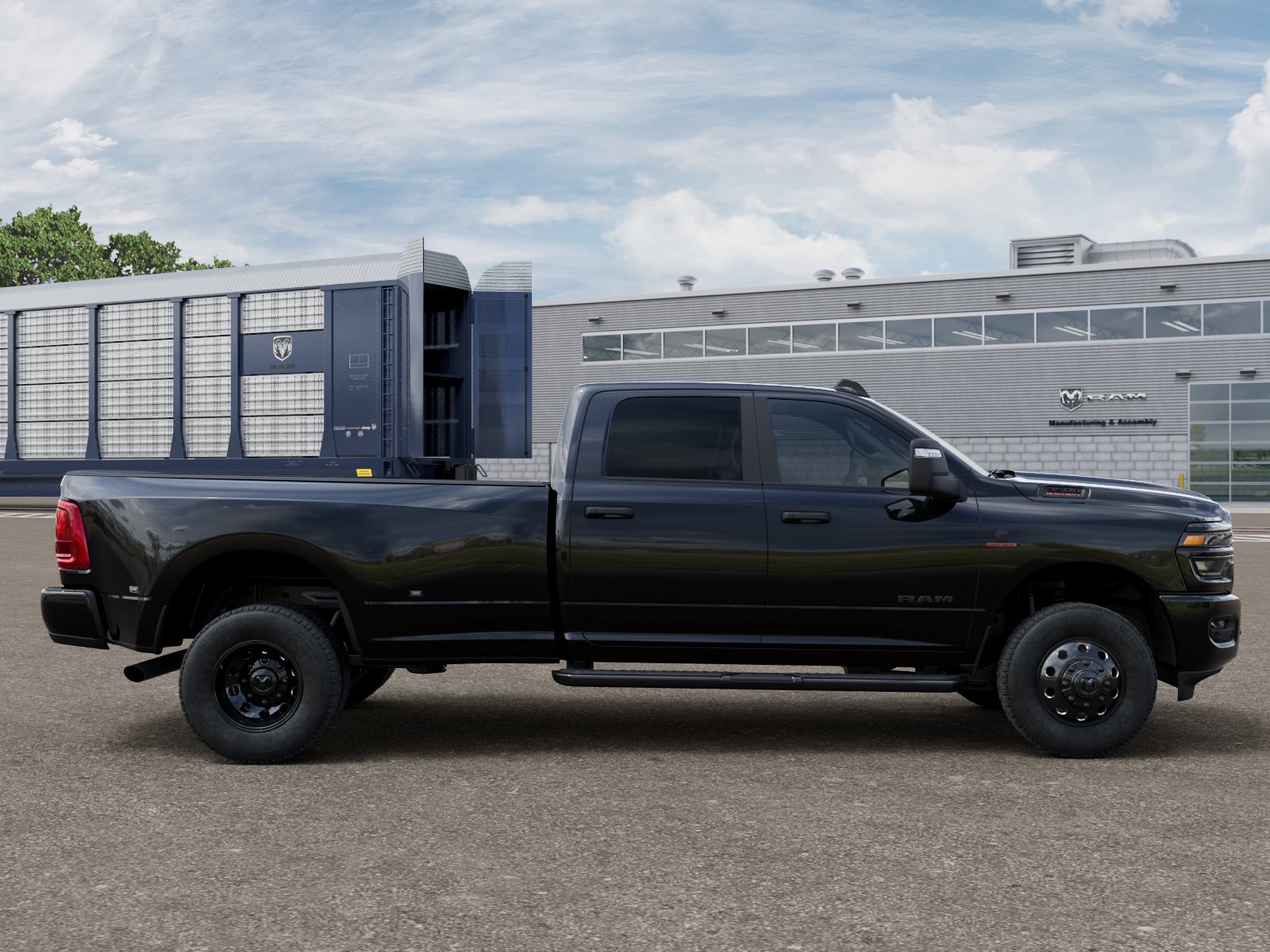 New 2027 Diamond Black Crystal Pearl-Coat Exterior Paint RAM BIG HORN image 12