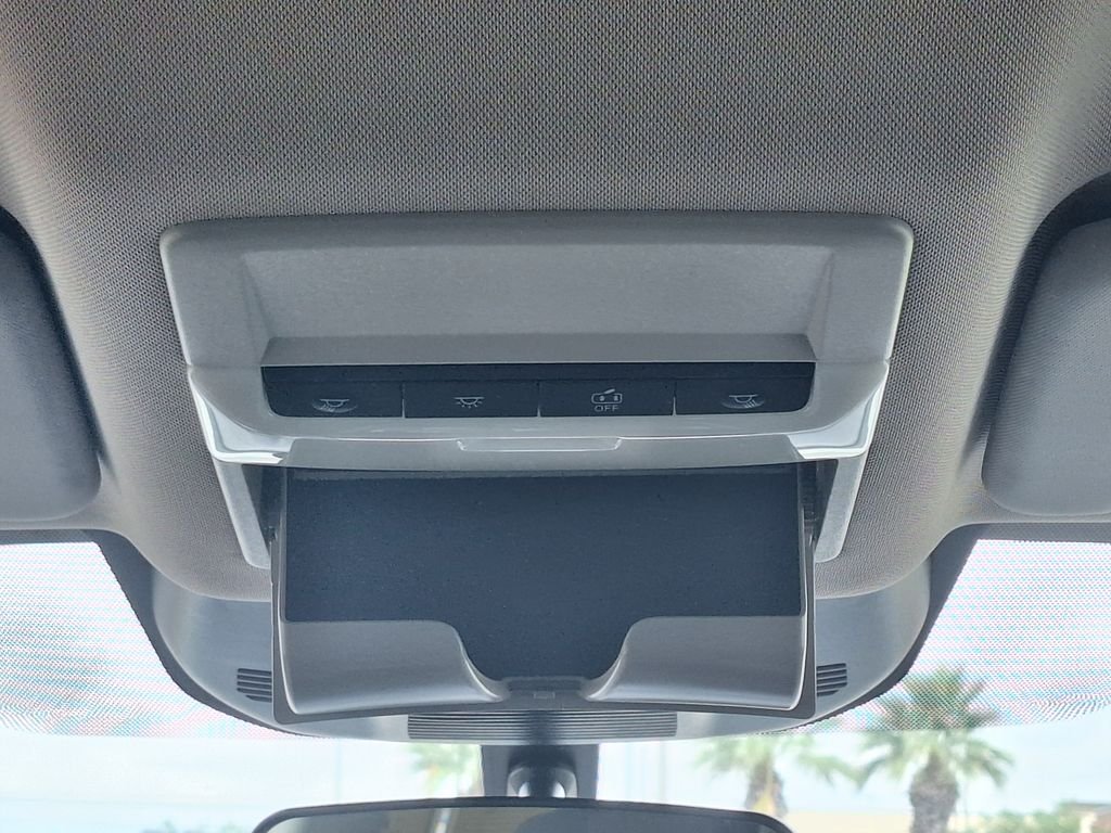Used 2025 White Nissan S image 21