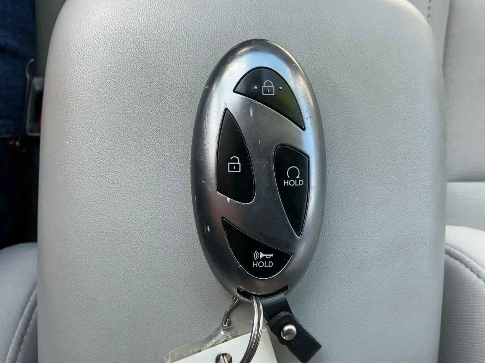Used 2025 Atlas White Hyundai SEL image 30