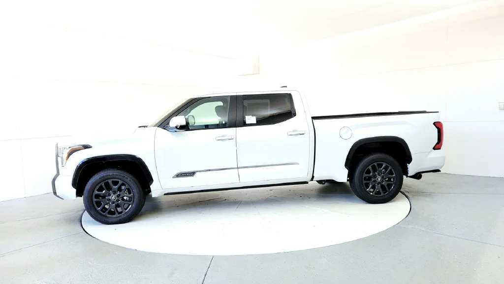 New 2026 Wind Chill Pearl Toyota Platinum image 3