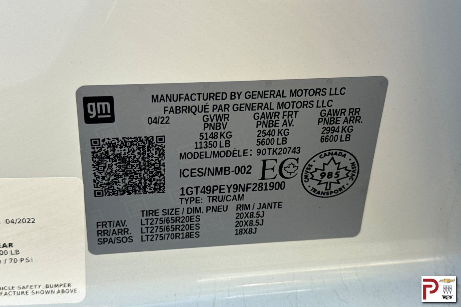 Used 2022 White GMC AT4 image 35