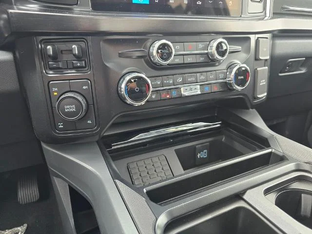 New 2026 Star White Metallic Tri-Coat Ford F-250® Lariat® image 67