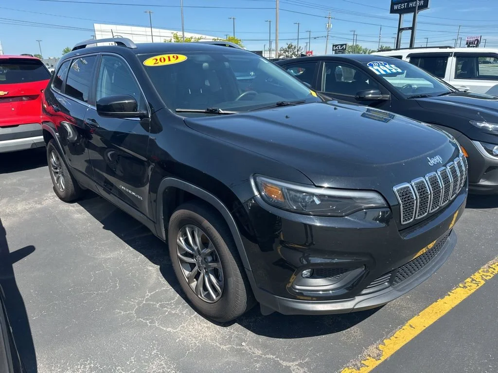 2019 Jeep Cherokee Latitude Plus 4X4's photo