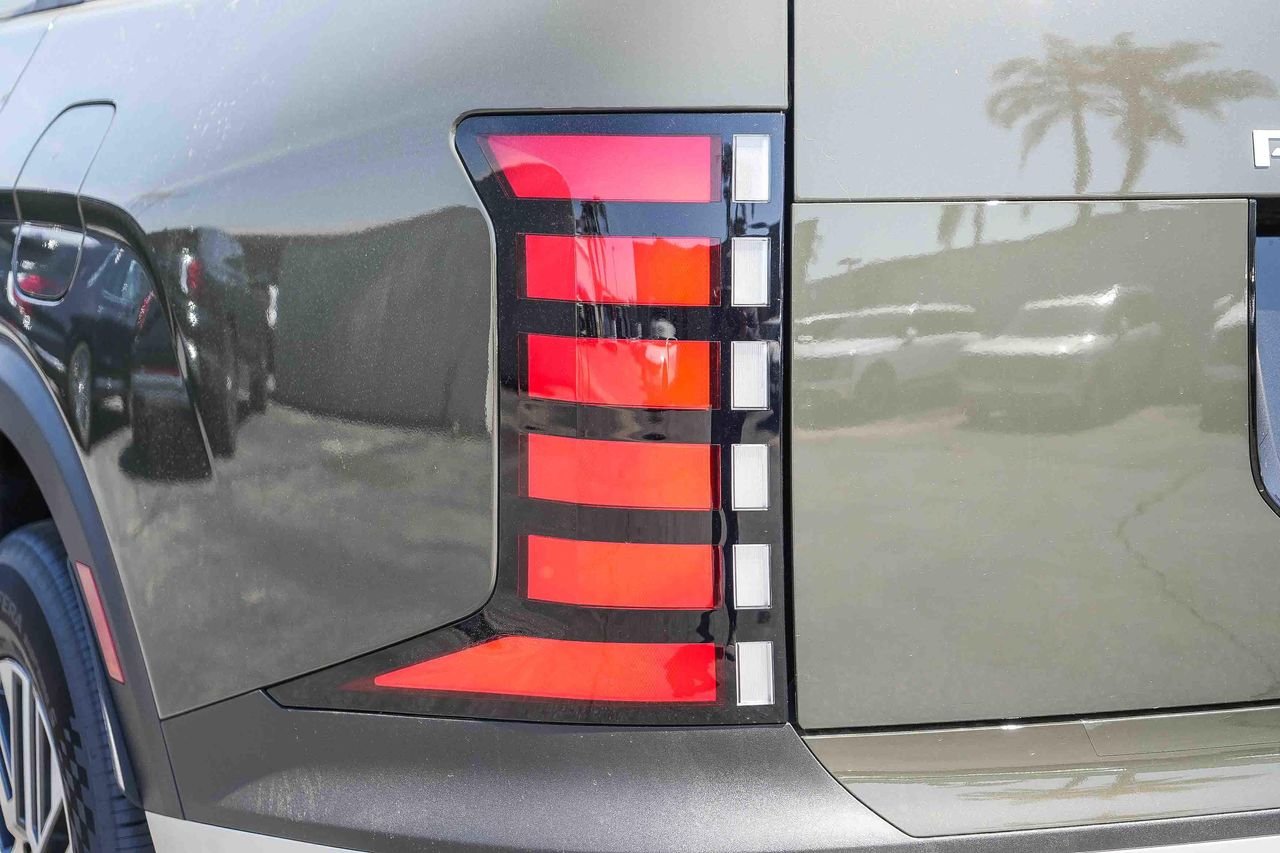 New 2026 Silver Hyundai SEL Premium image 38