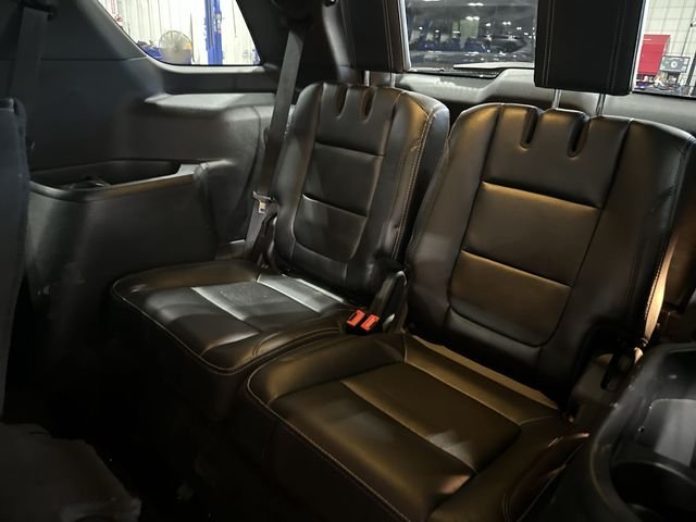 Used 2017 Gray Ford Limited image 31