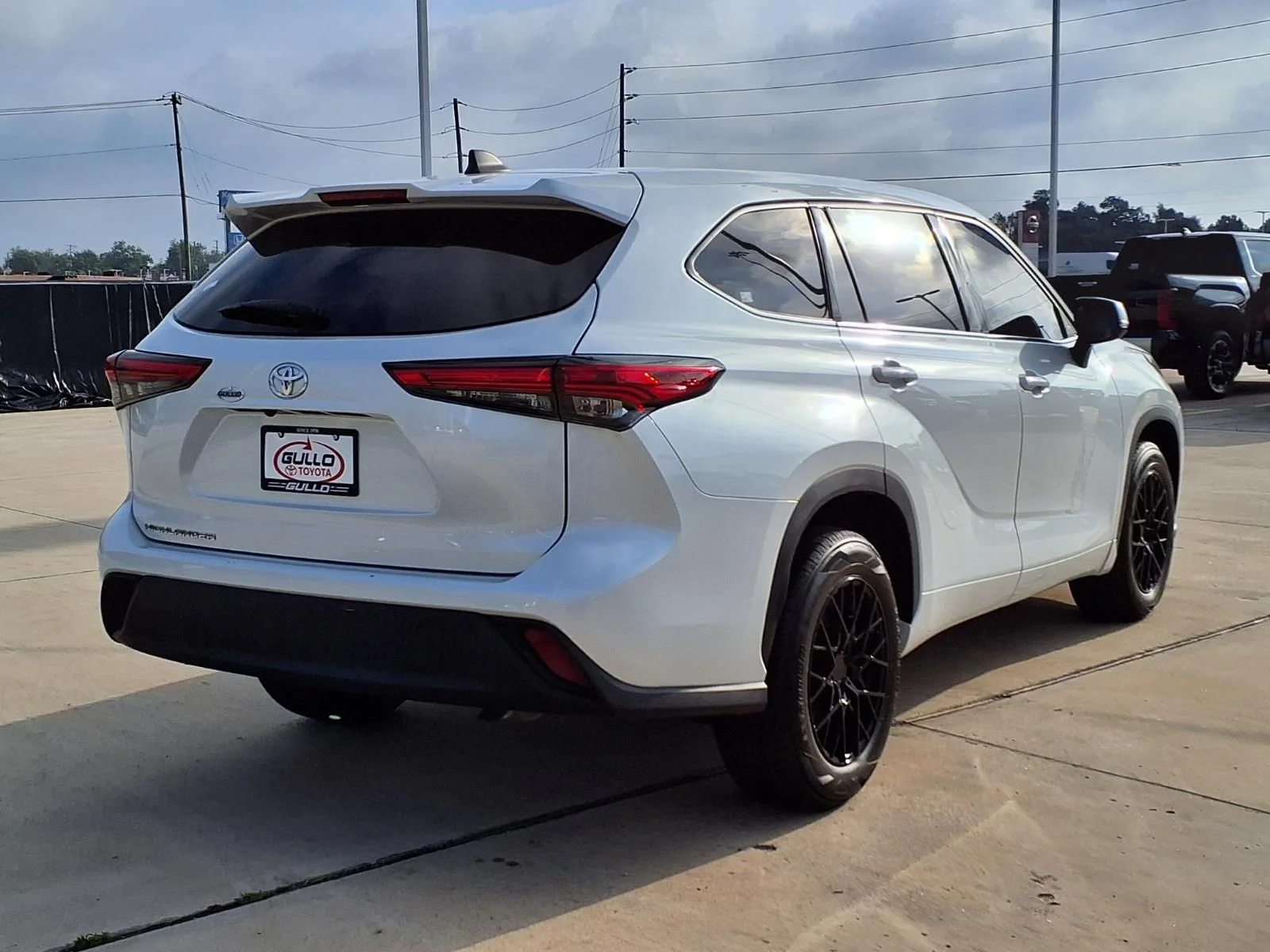 Used 2022 Beige Toyota L image 6
