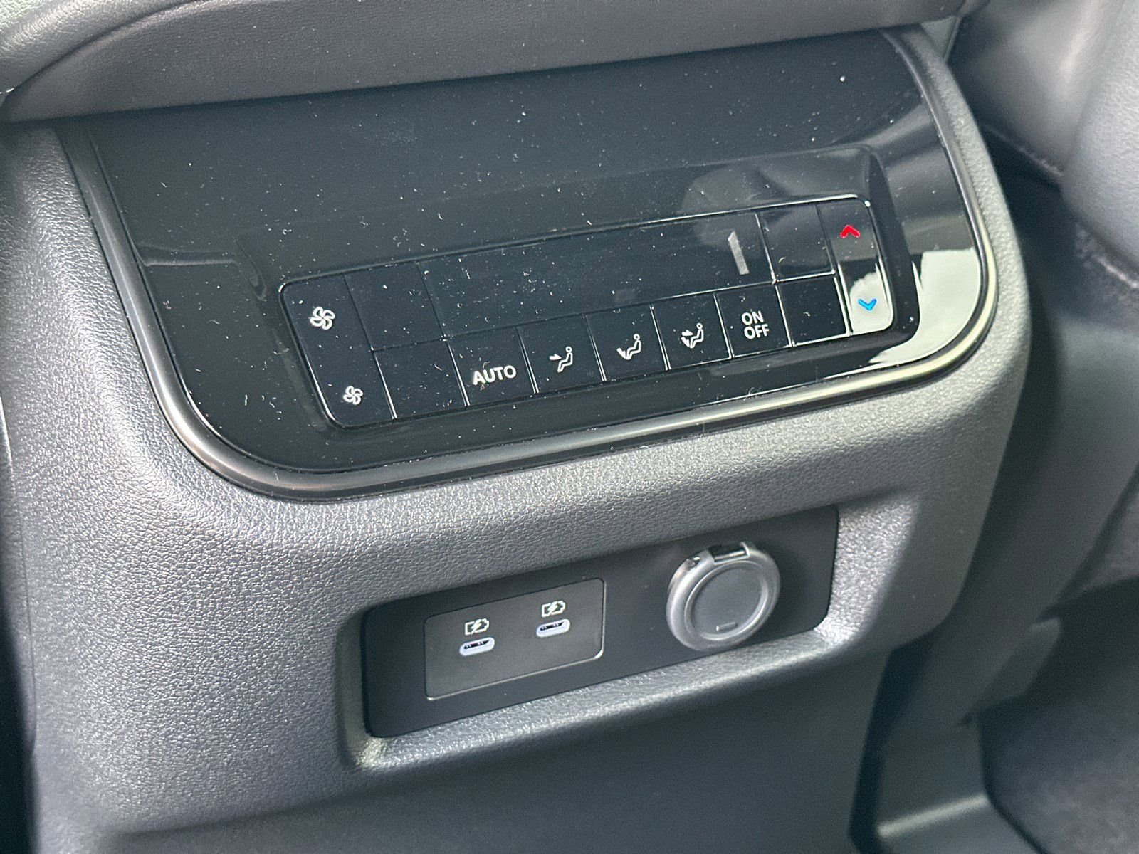 2025 Nissan Armada PRO-4X - Photo 23