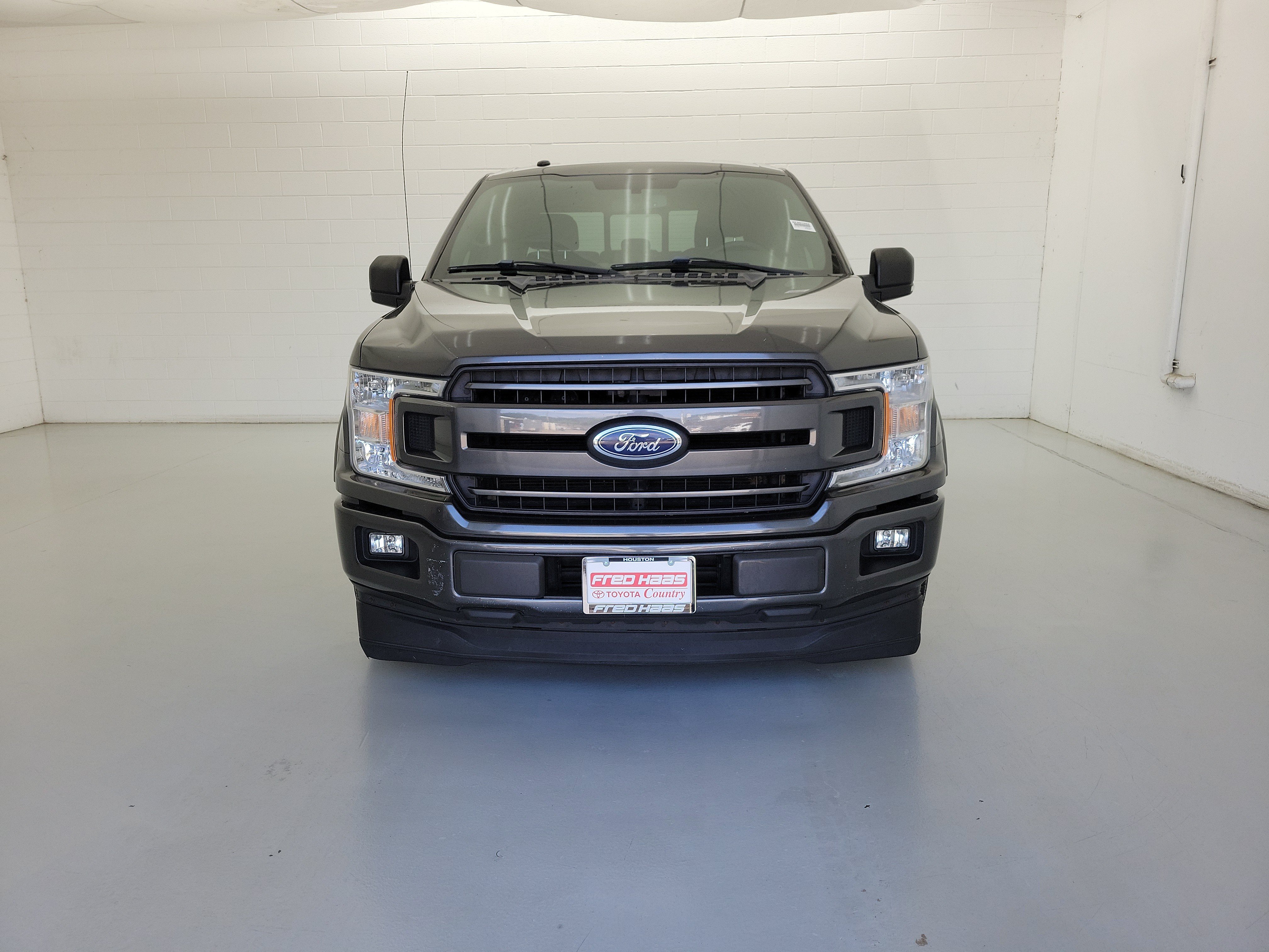Used 2018 Magnetic Ford XLT image 3