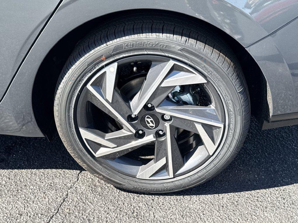 New 2025 Gray Hyundai SEL Convenience image 19