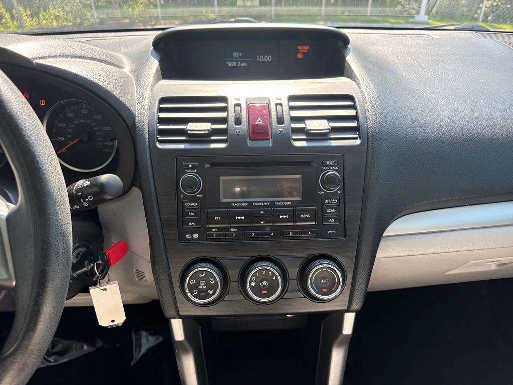 Used 2015 Quartz Blue Subaru 2.5i image 18