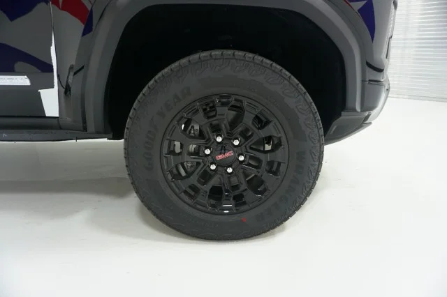 New 2026 Onyx Black GMC Elevation image 5