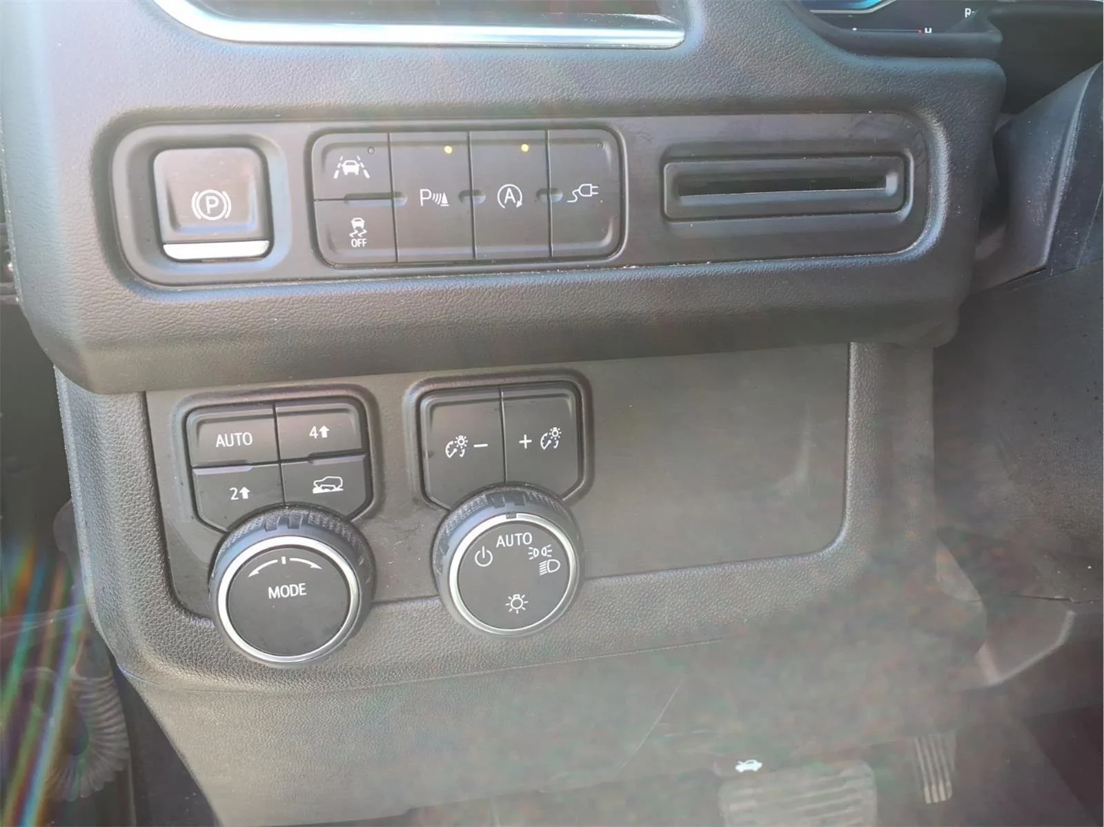Used 2022 Dark Ash Metallic Chevrolet LT image 18