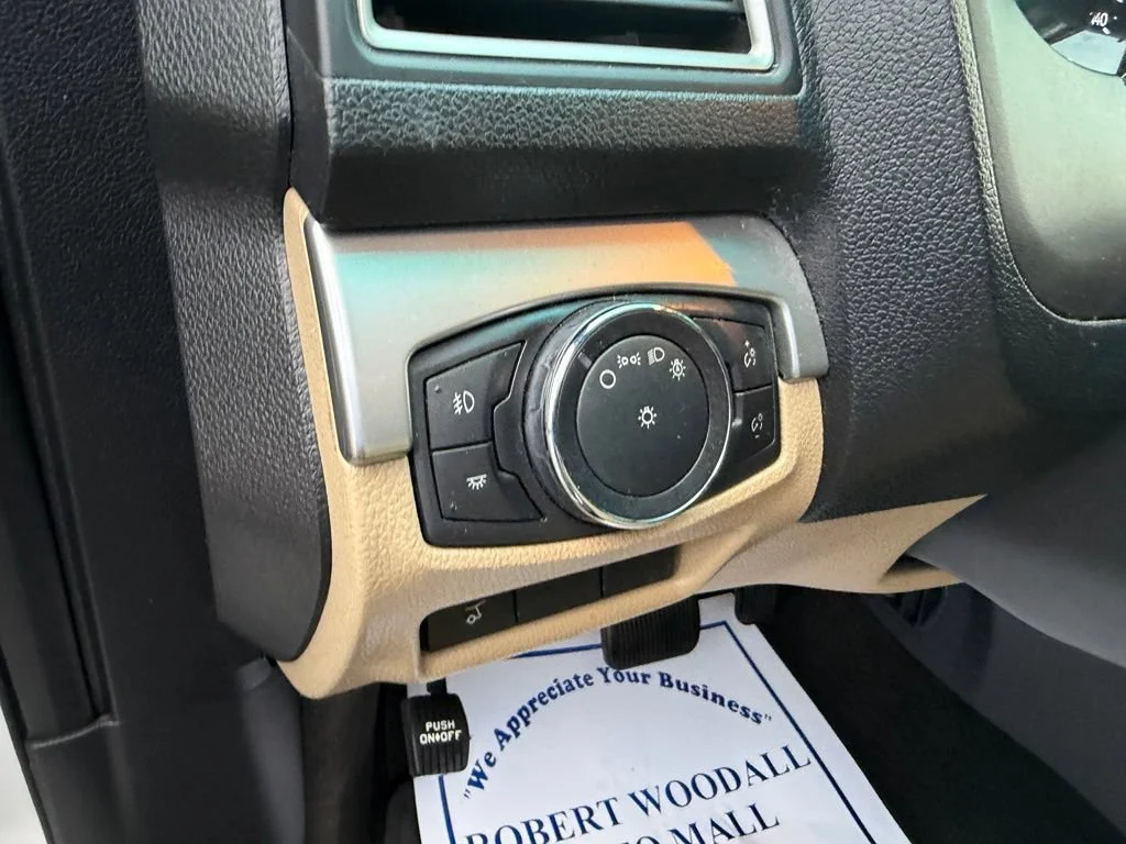 Used 2016 White Ford XLT image 19