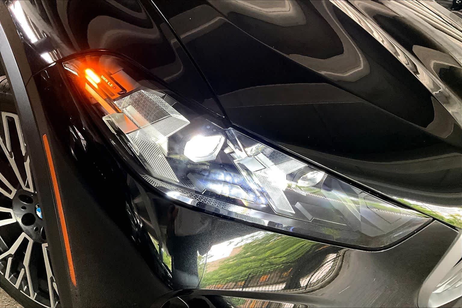 Used 2024 Black Sapphire Metallic BMW xDrive40i image 27