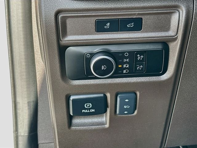 Used 2023 White Ford King Ranch image 10
