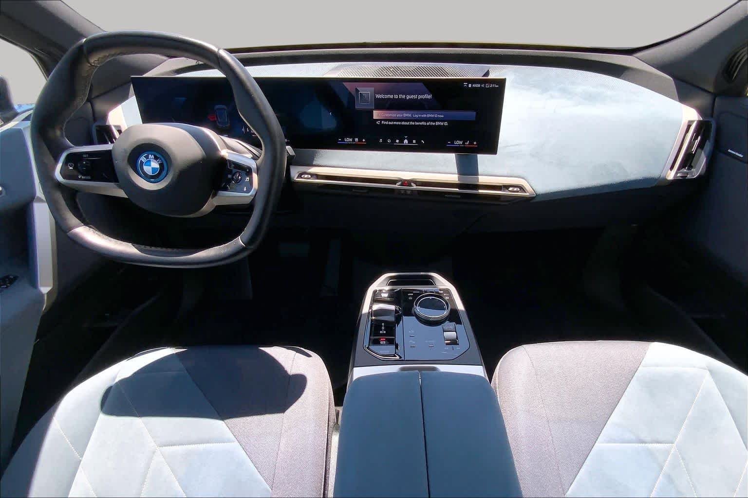 Used 2024 Blue Ridge Mountain Metallic BMW xDrive50 image 15