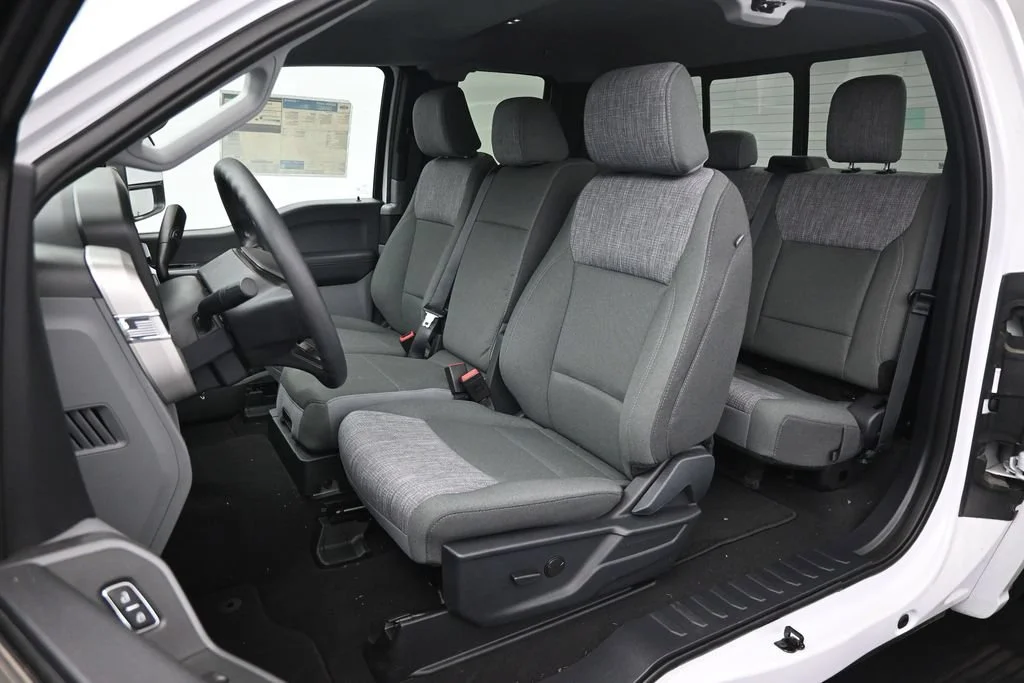 New 2026 Oxford White Ford XLT image 11