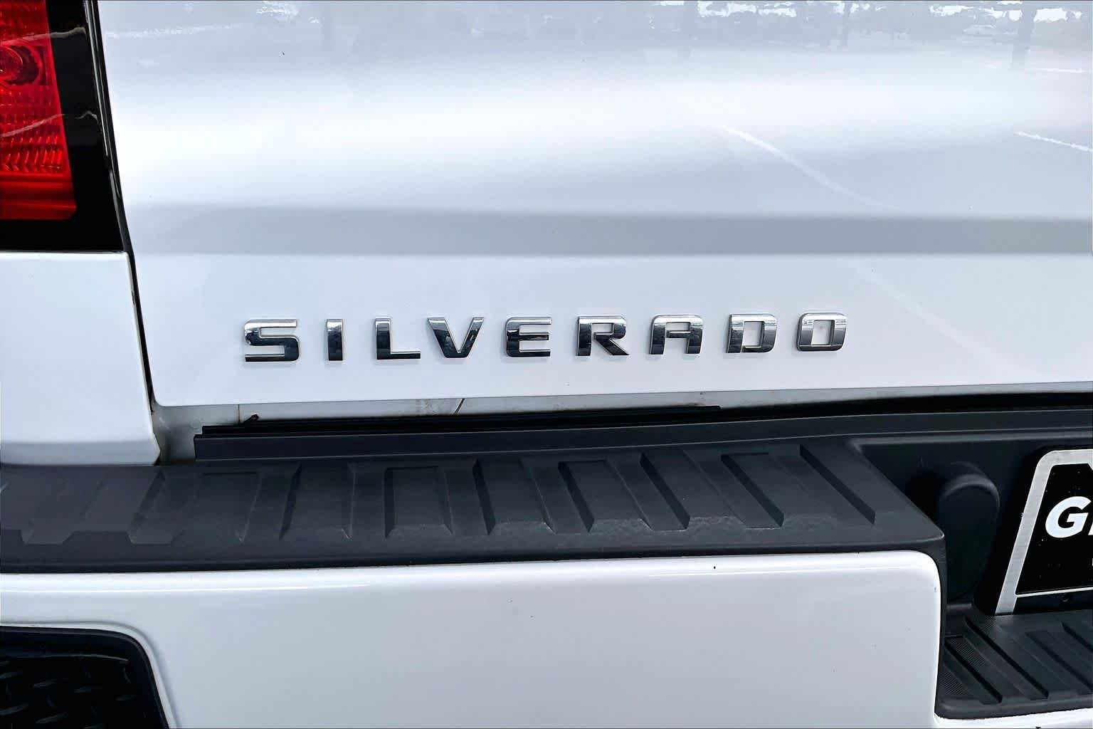 Used 2017 Summit White Chevrolet Custom image 10