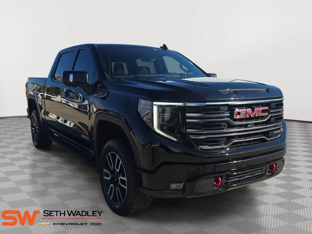Used 2025 Onyx Black GMC AT4 image 1