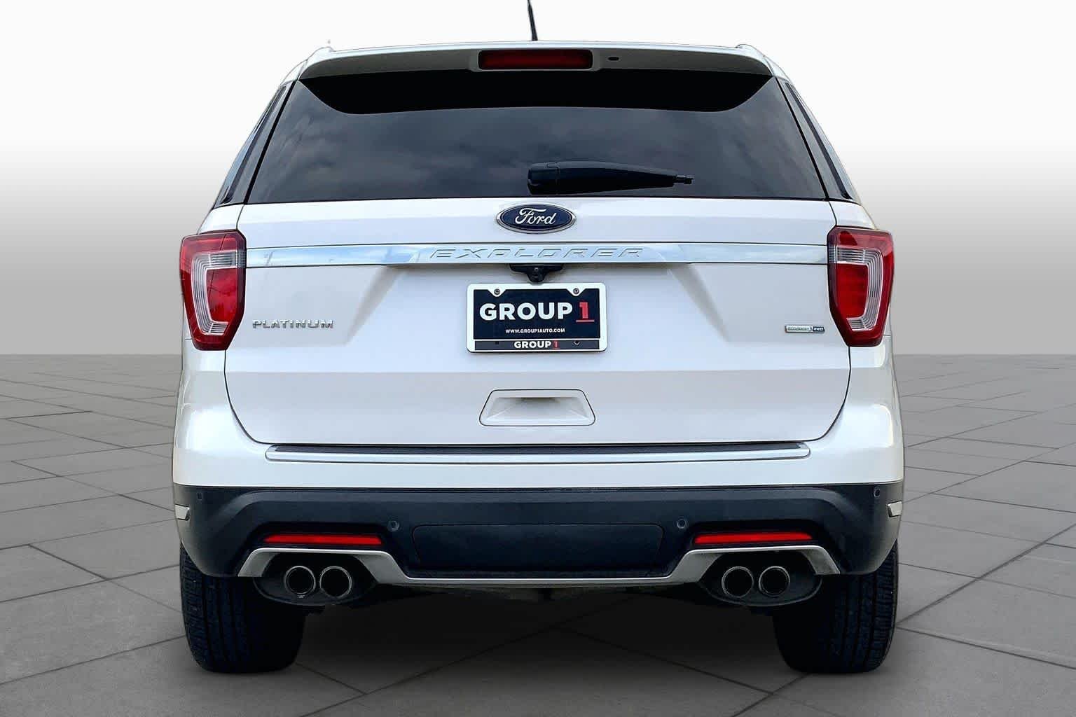 Used 2019 White Platinum Metallic Tri-Coat Ford Platinum image 5