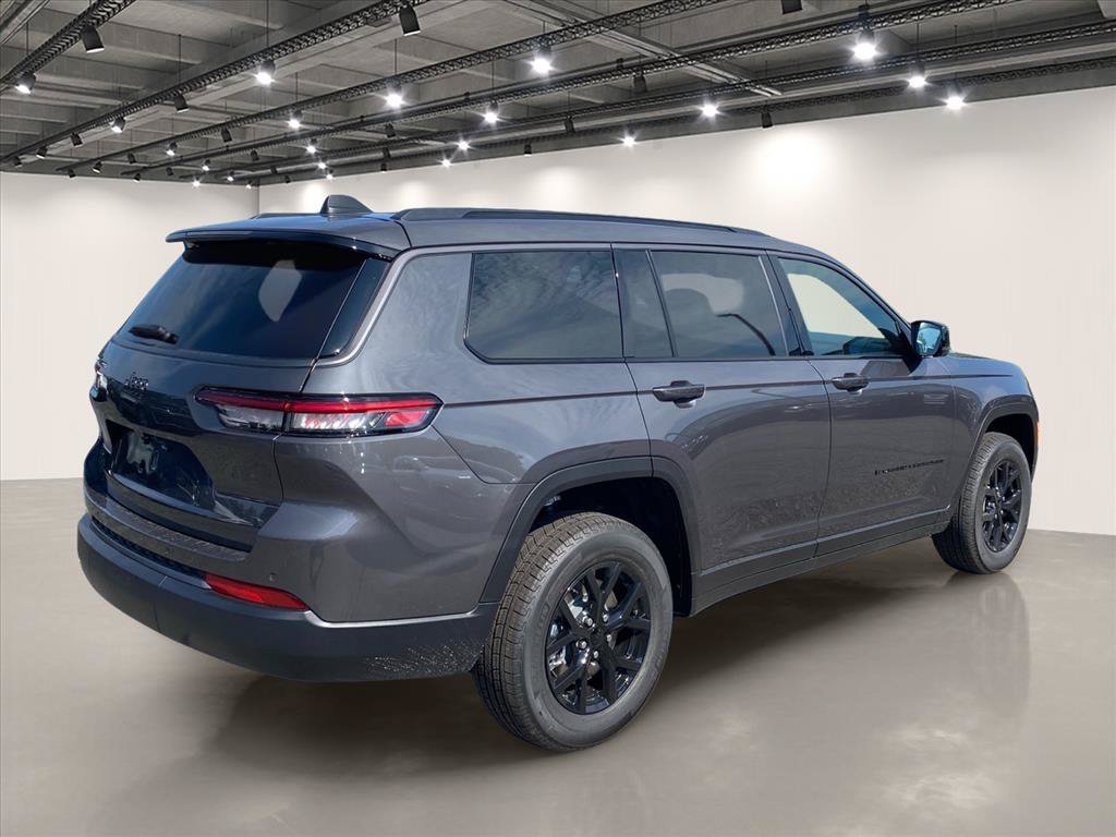 New 2026 Baltic Gray Metallic Clear-Coat Exterior Paint Jeep  image 4