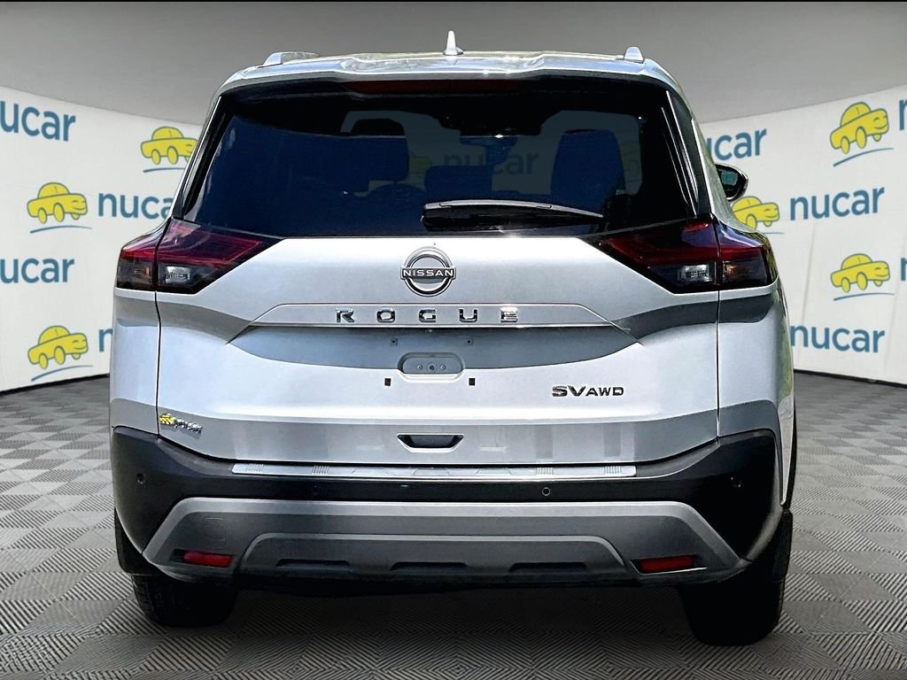 Used 2023 Silver Nissan SV image 5