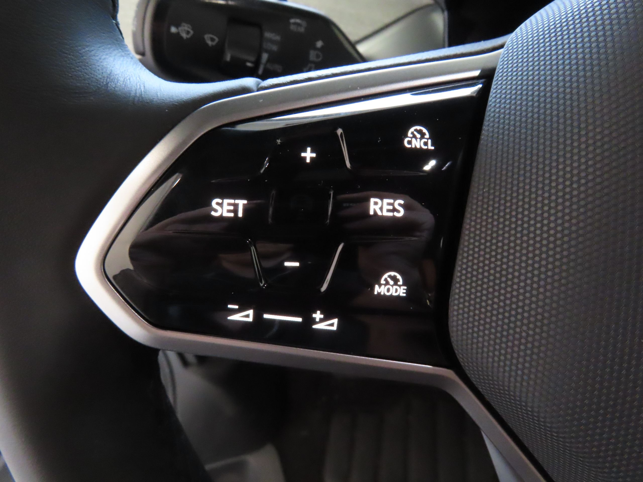 2025 Volkswagen ID. Buzz PRO S - Photo 14