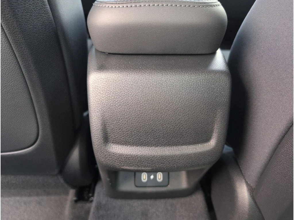 2025 Kia K5 LXS - Photo 32