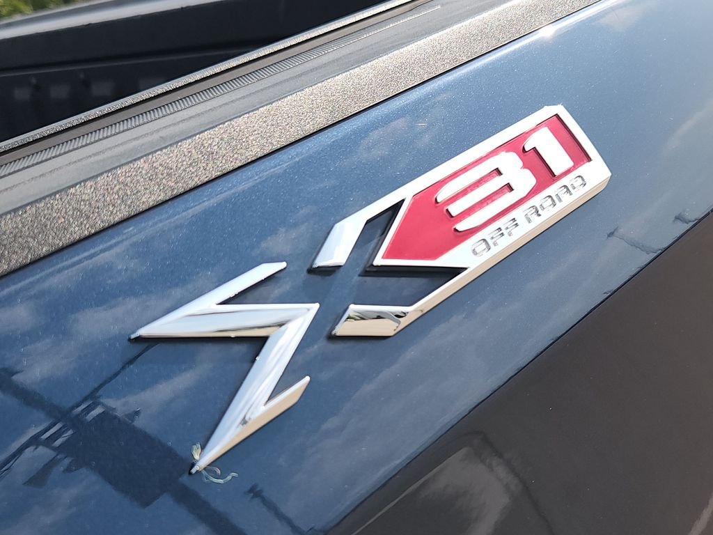 Used 2023 Blue GMC SLT image 35