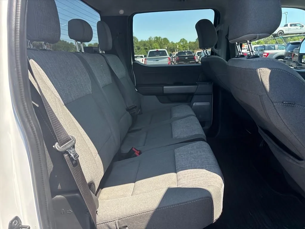 Used 2023 Oxford White Ford XLT image 15