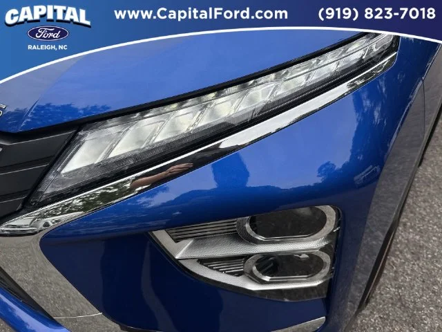 Used 2025 Blue Mitsubishi SE image 11