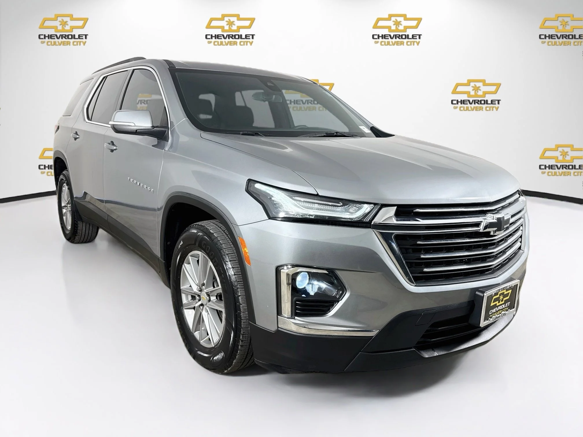 Used 2023 Sterling Gray Metallic Chevrolet LT Cloth image 1