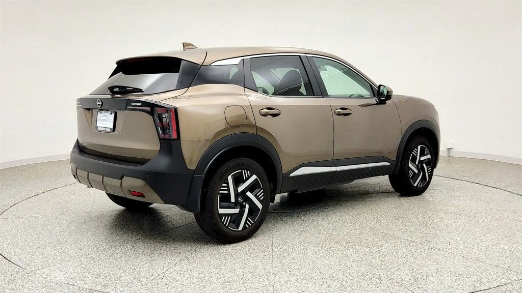 Used 2025 Canyon Bronze Metallic Nissan SV FWD image 5