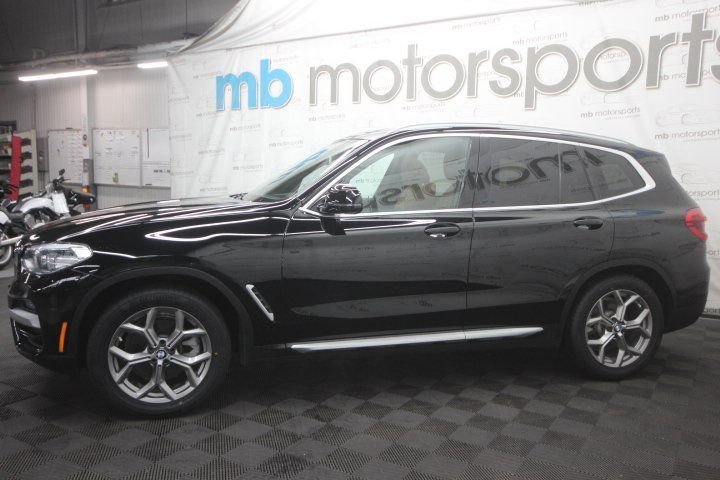 Used 2020 Black BMW xDrive30i image 2