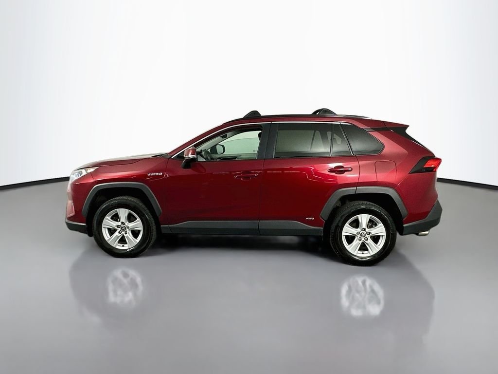 Used 2021 Pearl Toyota XLE image 5