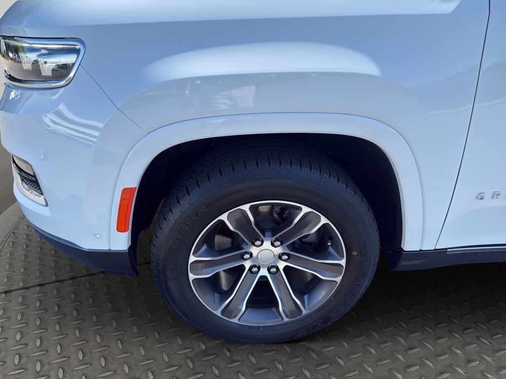 Used 2022 Bright White Clearcoat Jeep Series I image 14