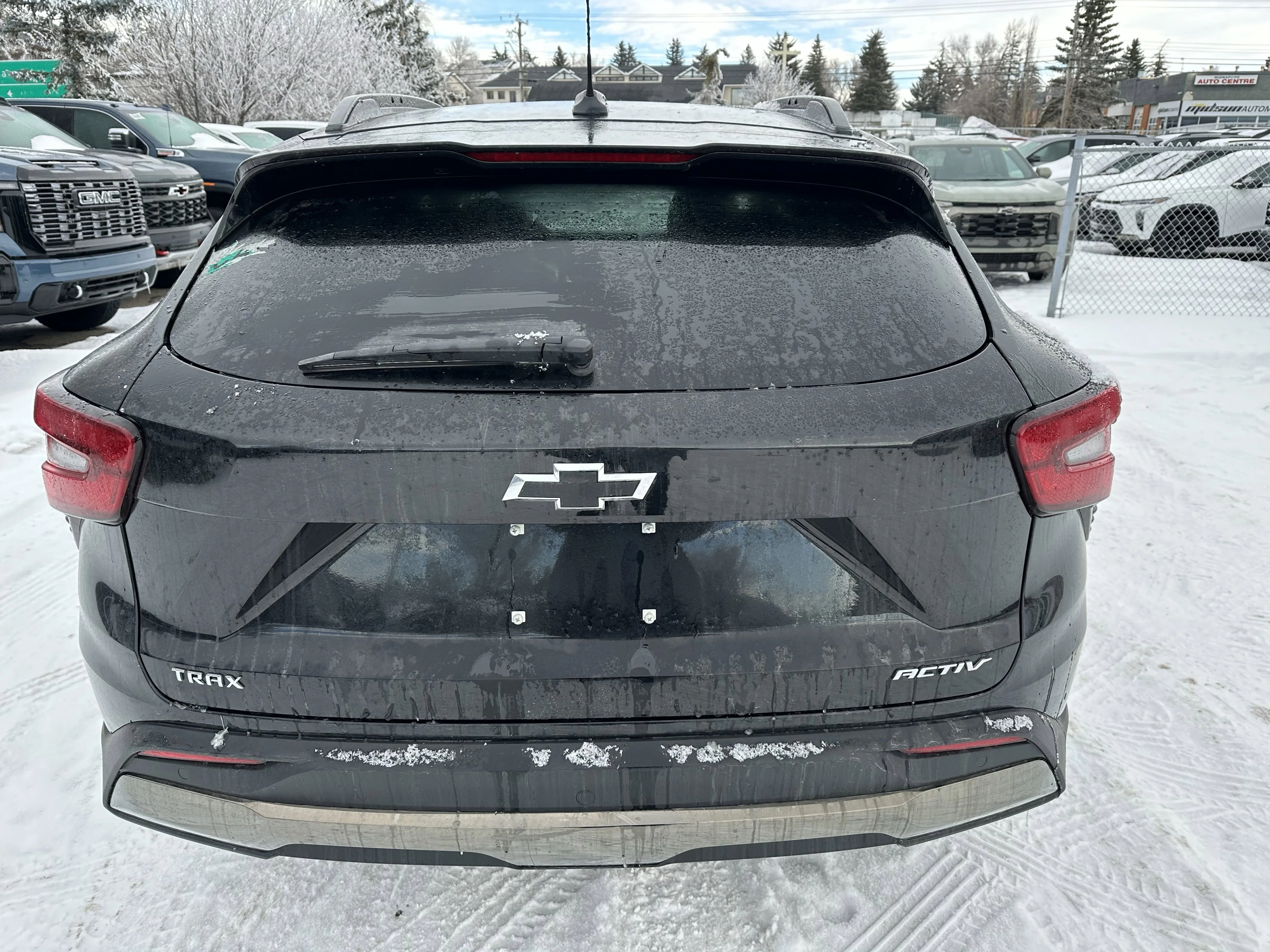 New 2026 Mosaic Black Metallic Chevrolet ACTIV image 3