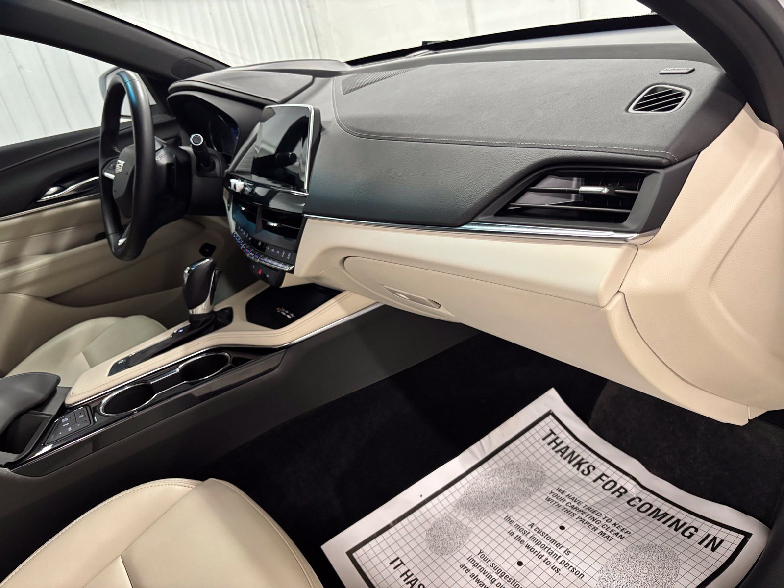 Used 2024 White Cadillac Luxury image 16