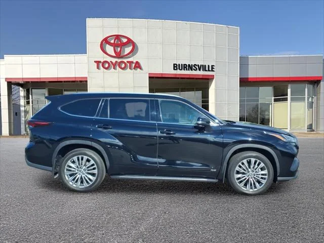 Certified 2024 Toyota Highlander Platinum with VIN 5TDEBRCH2RS607081 for sale in Burnsville, Minnesota